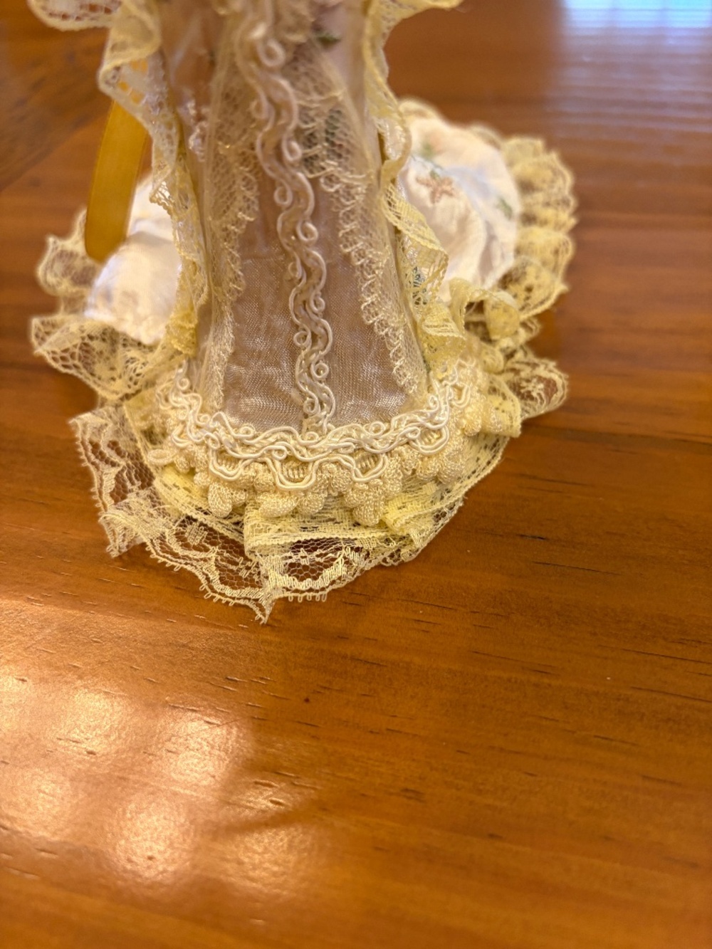 NWOT! Women's Yellow/Cream Shabby Chic Victorian Bodice Dress Necklace Holder - Picture 5 of 15